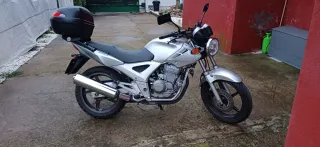 Honda CBF 250 Plata