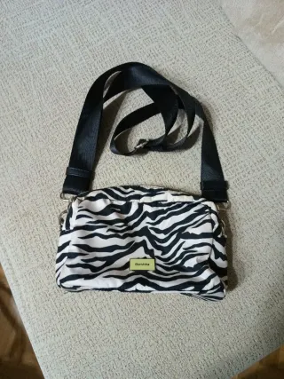 Lote de 6 bolsos de mano.