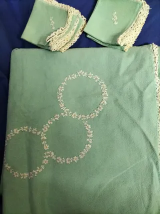 Mantelería y servilletas vintage florales