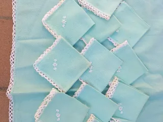 Mantelería y servilletas vintage florales