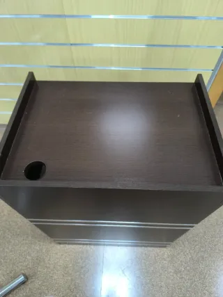 Mostrador de ordenador negro con detalles