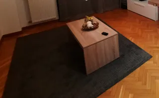 Alfombra gris de tela