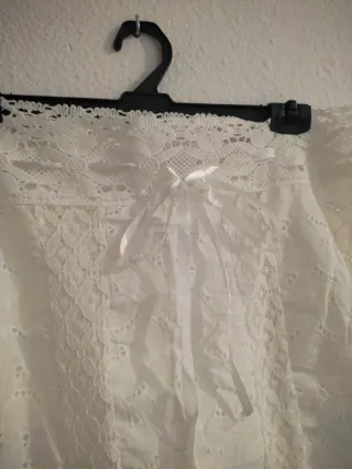 Blusa blanca bordada talla M