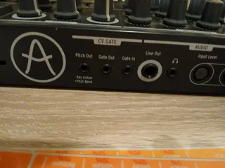 Sintetizador Arturia Microbrute