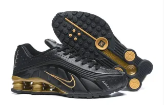 Zapatillas Nike Shox Negro/Dorado