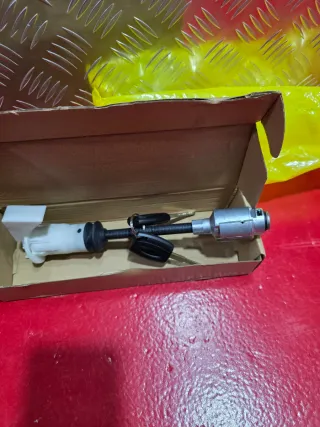 Bombín Cerradura Capó + 2 Llaves