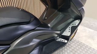 YAMAHA T-MAX 500 AKRAPOVIC