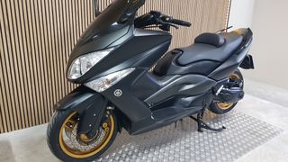 YAMAHA T-MAX 500 AKRAPOVIC