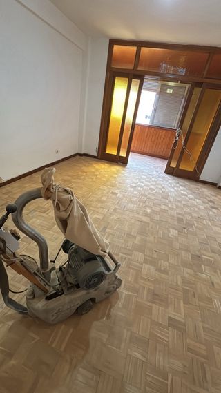Acuchillado y barnizado de suelos de madera