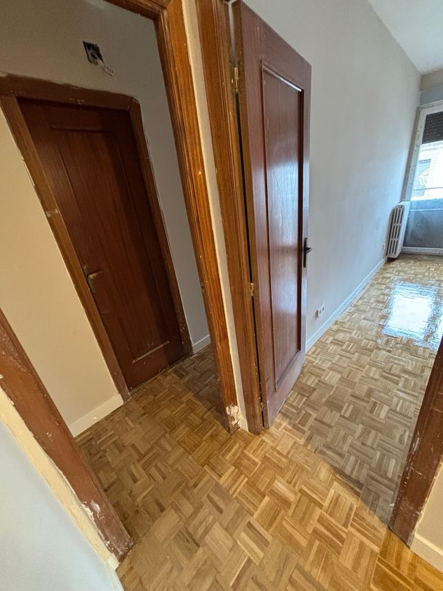 Acuchillado y barnizado de suelos de madera