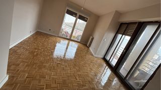 Acuchillado y barnizado de suelos de madera