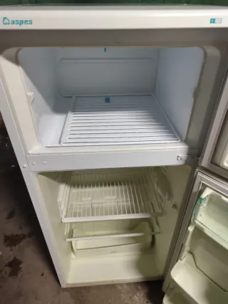 Nevera pequeña con congelador Aspes