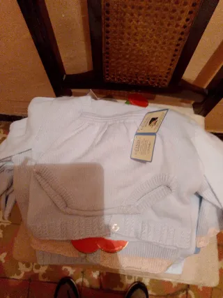 Ropa de bebé: Conjunto de chaquetas talla 12M