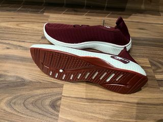 Zapatillas deportivas mujer rojas con flores