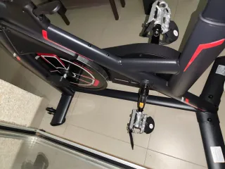 Bicicleta Estática Negra con volante 15 kg
