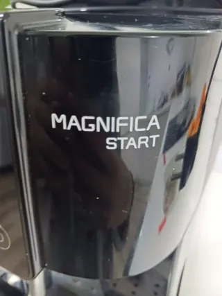 Cafetera DeLonghi Magnifica Start Negra