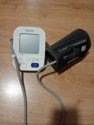 OMRON Aparato Tensión Arterial HEM-FL31
