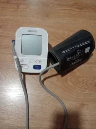 OMRON Aparato Tensión Arterial HEM-FL31