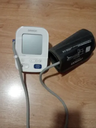 OMRON Aparato Tensión Arterial HEM-FL31