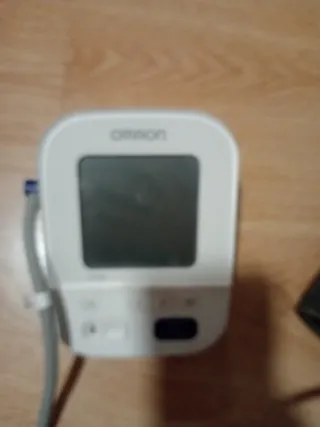 OMRON Aparato Tensión Arterial HEM-FL31