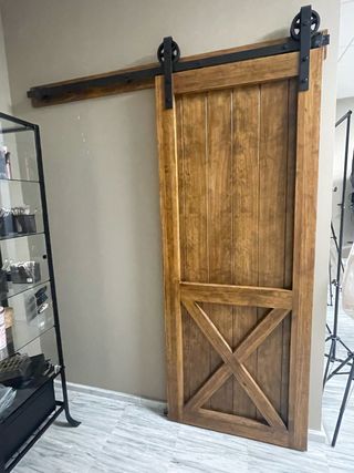 Puerta de granero de madera