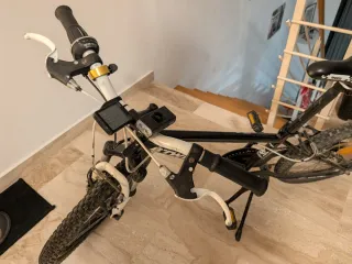 Bicicleta infantil negra