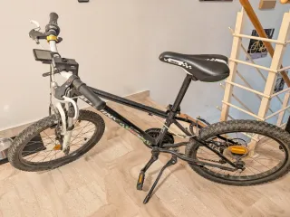 Bicicleta infantil negra