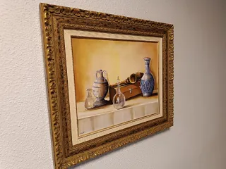 Cuadro pintado a mano con marco dorado