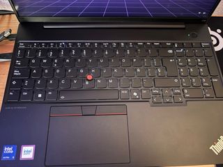 Portátil Lenovo ThinkPad E16 Gen 2 14” Intel Core