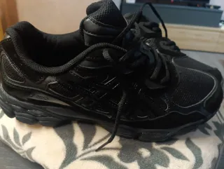Zapatillas Asics Negras