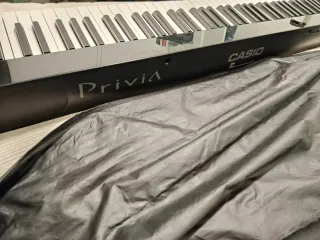 Piano Casio PX-S1000 con pedal y funda