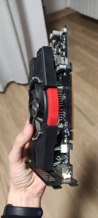 Tarjeta Gráfica Asus GeForce GTX 550 Ti