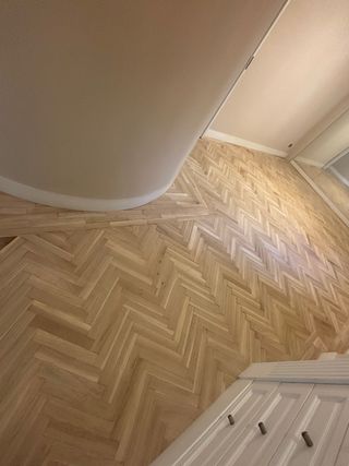 Acuchillado y barnizado de suelos