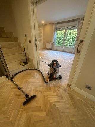 Acuchillado y barnizado de suelos