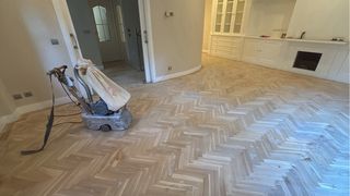 Acuchillado y barnizado de suelos