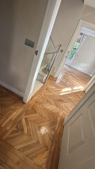 Acuchillado y barnizado de suelos