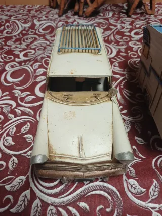 Coche y caravana metálicos decoración