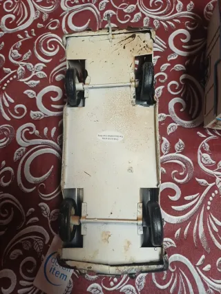 Coche y caravana metálicos decoración