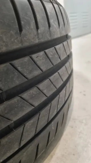 Neumáticos Bridgestone 225 40 R18 92Y