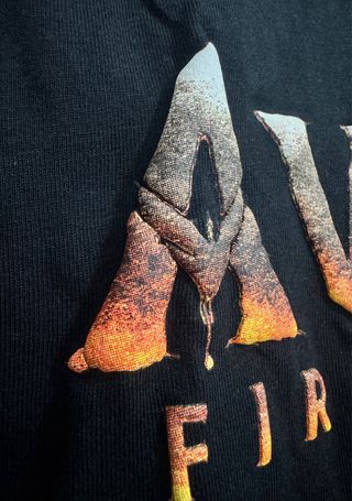 Camiseta Avatar Fuego y Ceniza Talla L