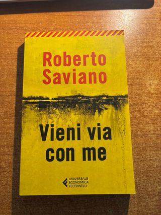 Set libri di Roberto Saviano