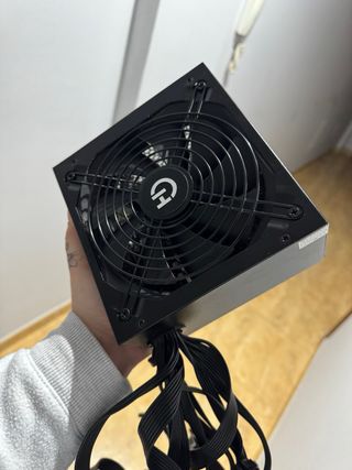 Fuente de poder HIDITEC 750W 80 Plus Bronze