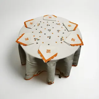 Antigua Mantelería de lino  bordado artesanal