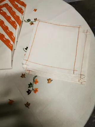 Antigua Mantelería de lino  bordado artesanal