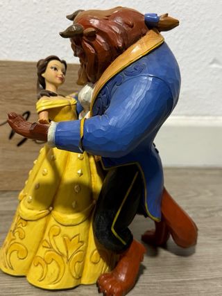 Figura la Bella y Bestia enesco