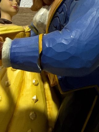 Figura la Bella y Bestia enesco