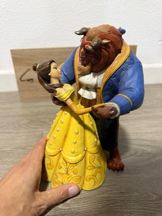 Figura la Bella y Bestia enesco