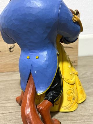 Figura la Bella y Bestia enesco