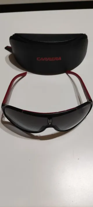 Gafas de Sol Carrera Champion Negras y Rojas