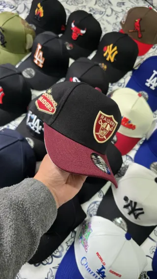 Gorra Raiders color Negra y granate Es ajustable